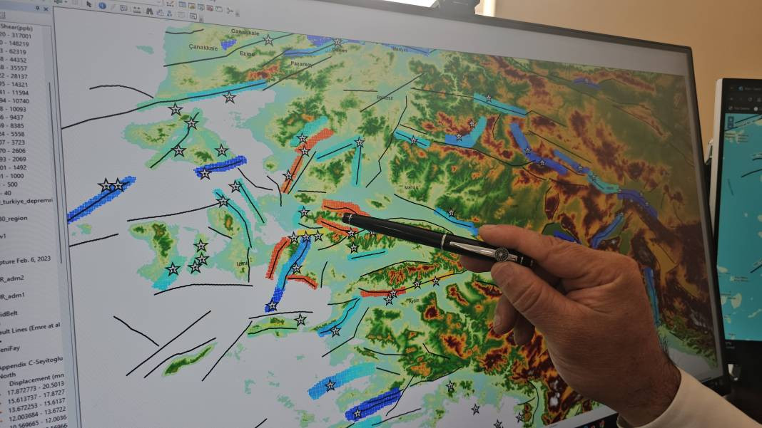 Deprem profesörü en yakın ve yüksek riskli bölgeyi açıkladı: Bölgede kırılmamış varlar var - Resim: 15